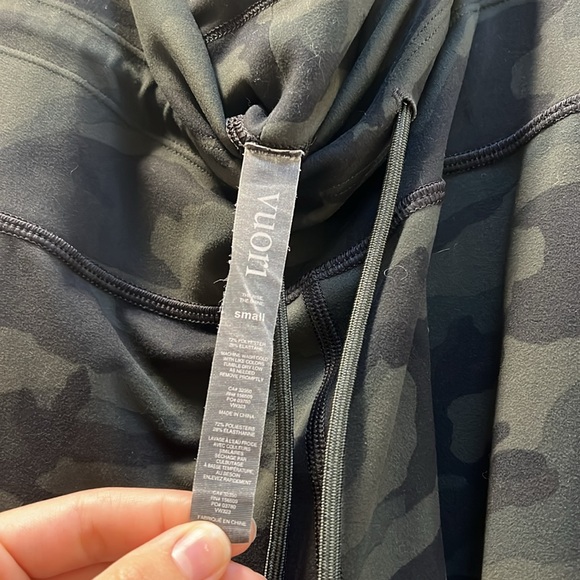 Vuori daily leggings in green camo size Small flawed - Picture 4 of 7